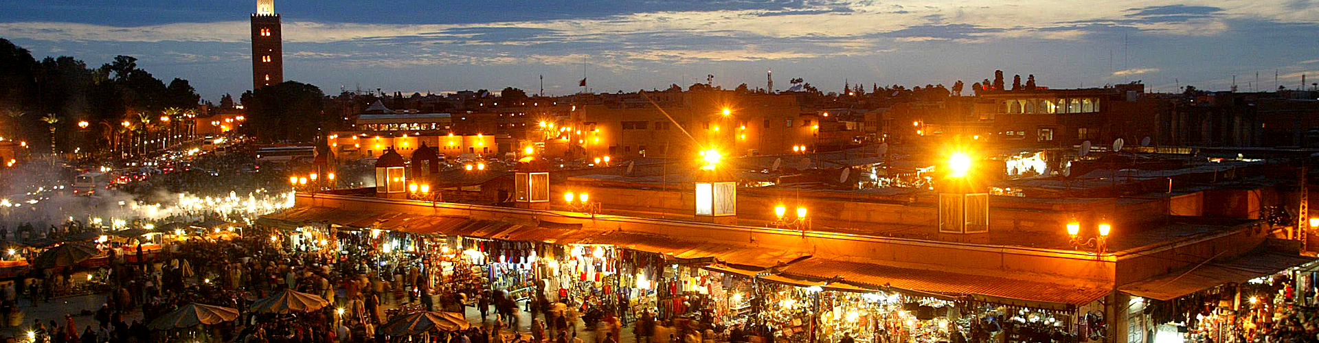 モロッコ　マラケシュ　夜風景